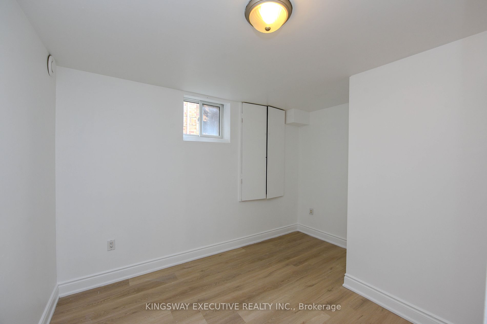 612 Orange Walk Cres