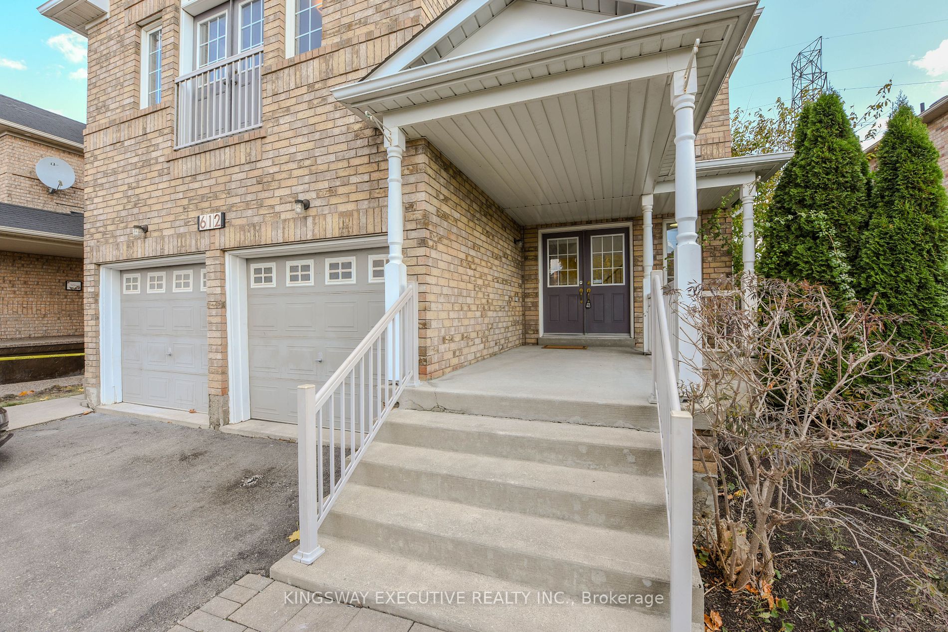 612 Orange Walk Cres