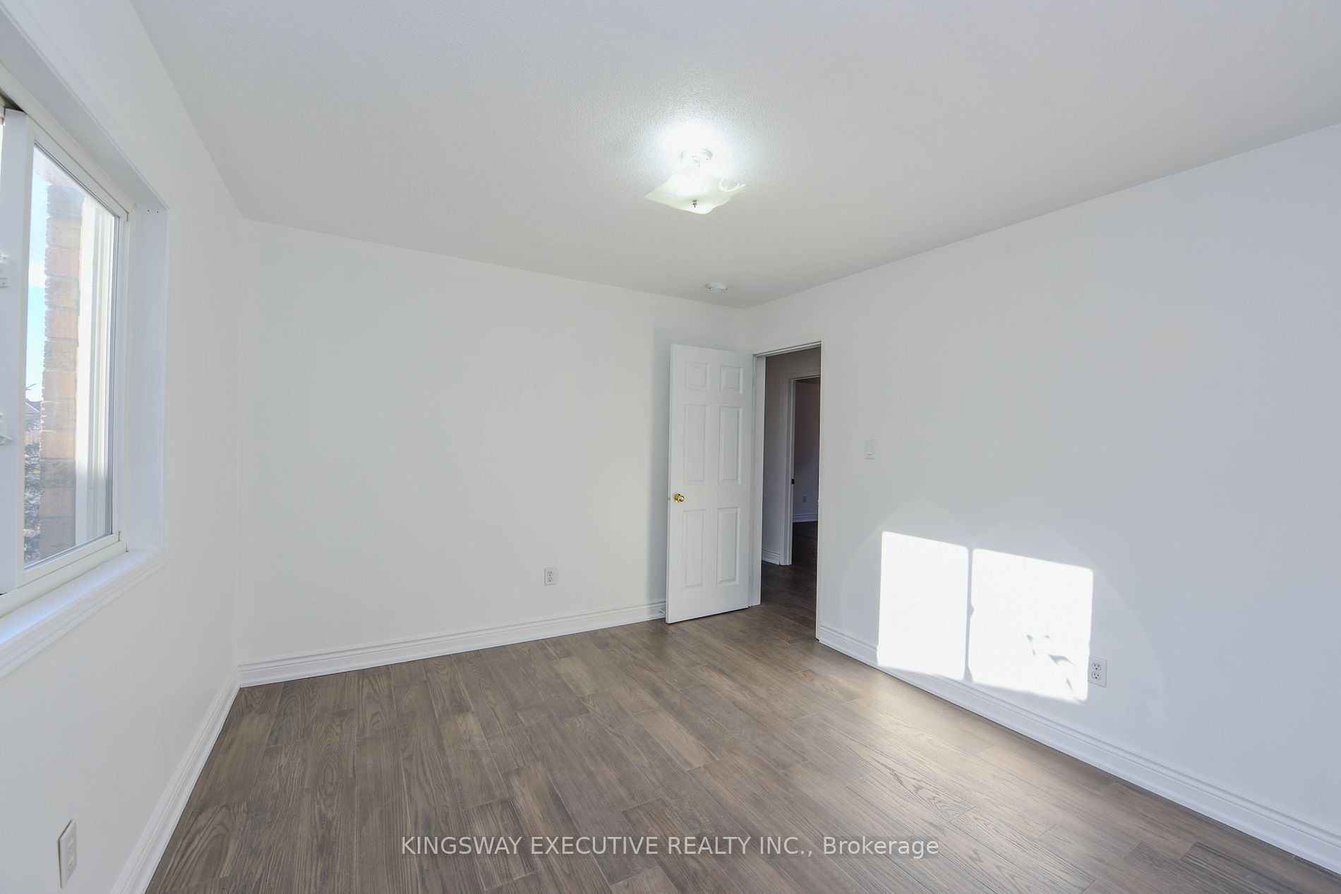 612 Orange Walk Cres