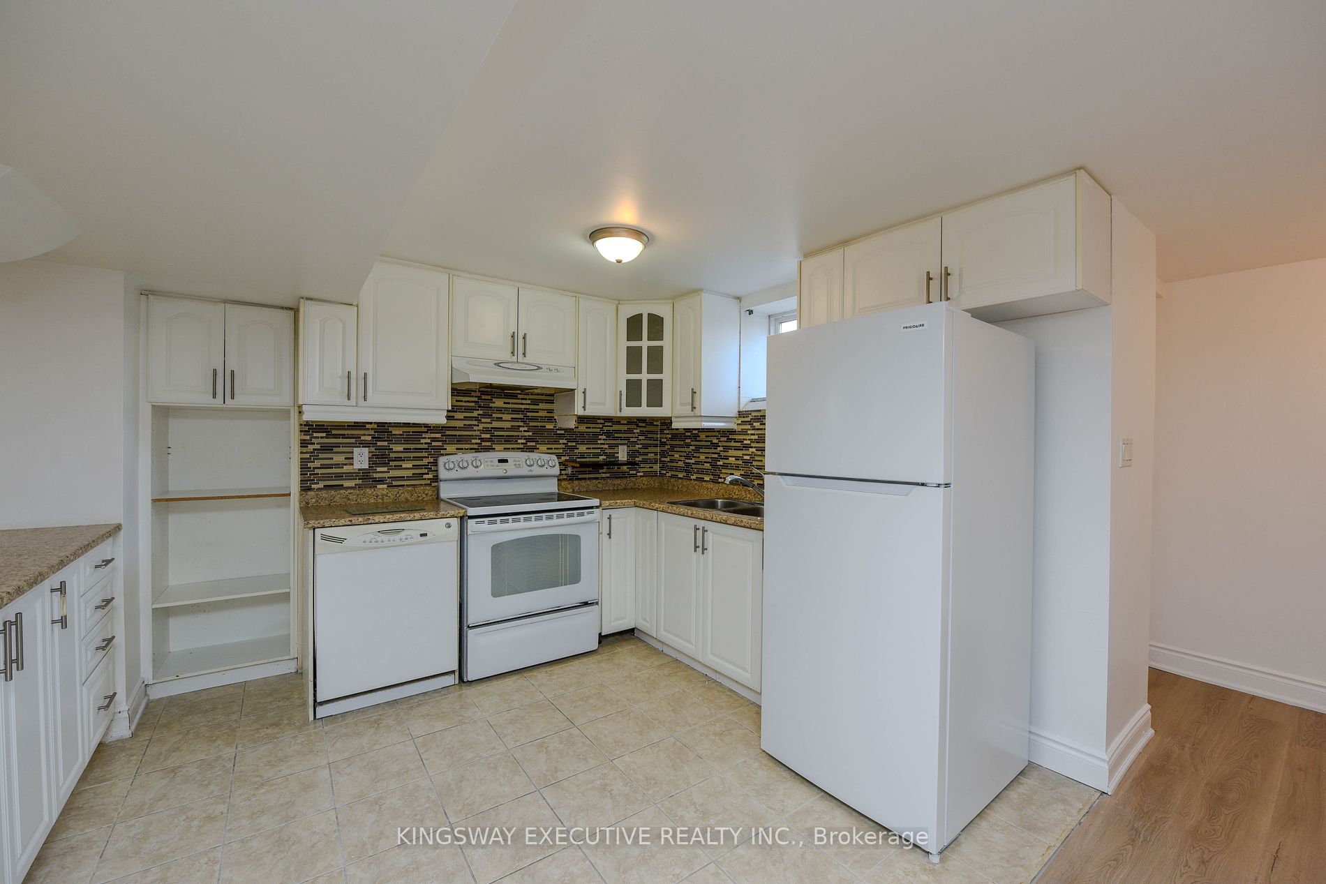 612 Orange Walk Cres