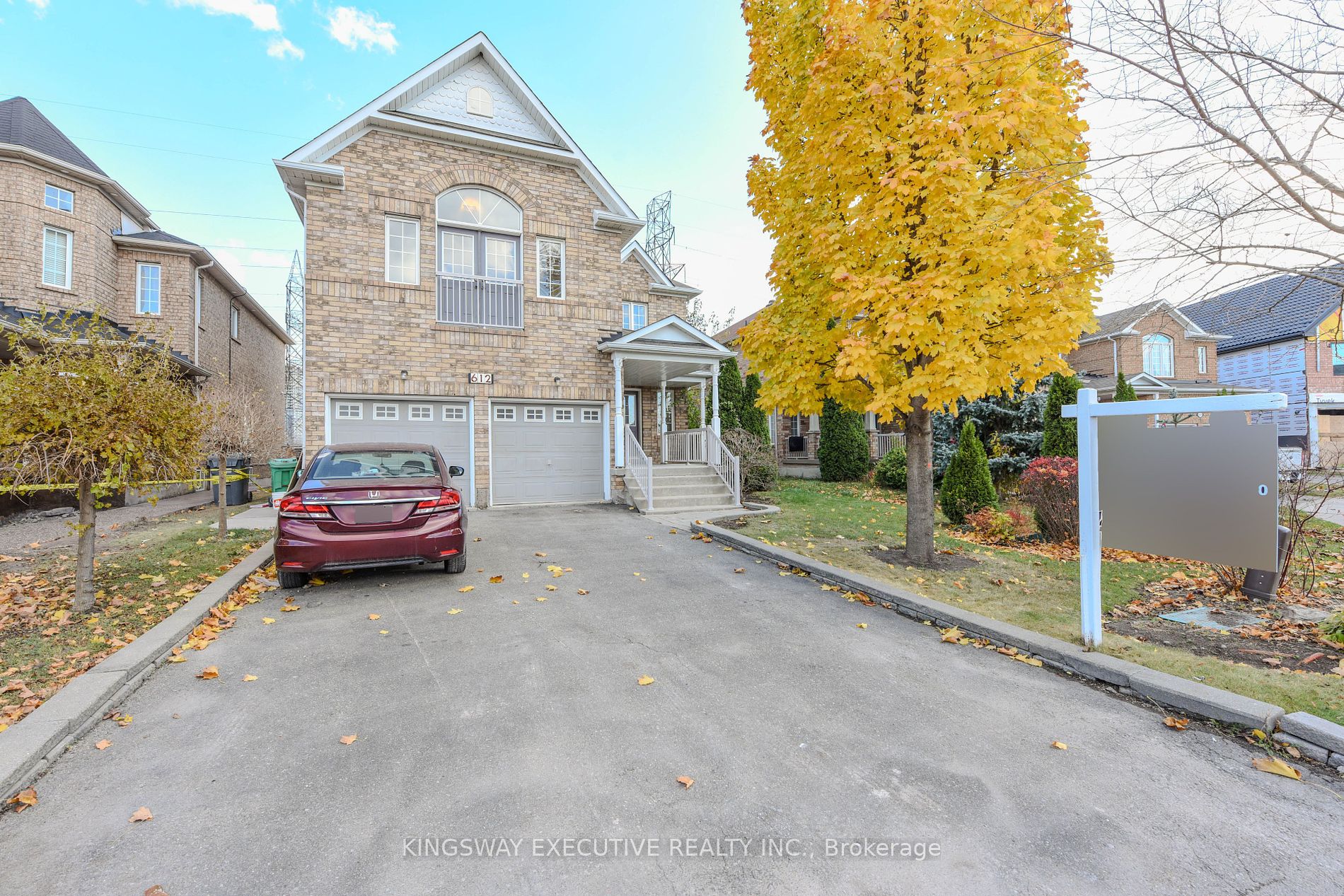 612 Orange Walk Cres
