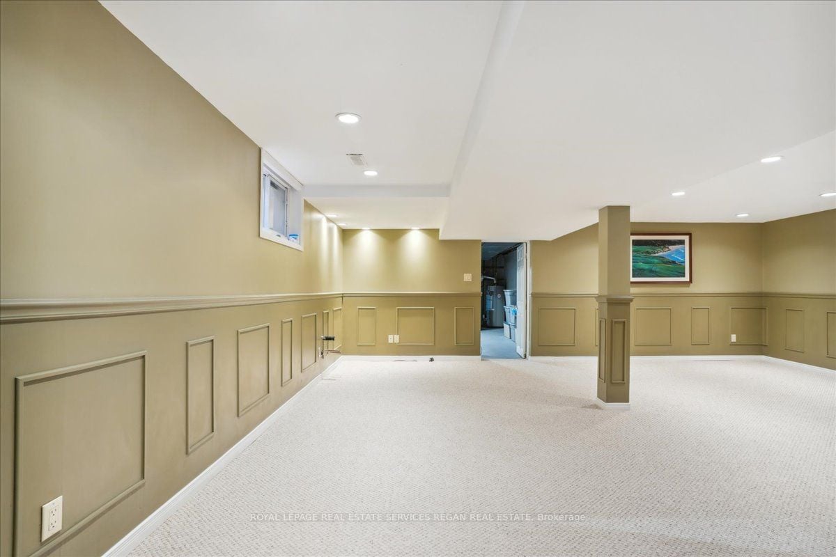 2036 Kawartha Cres