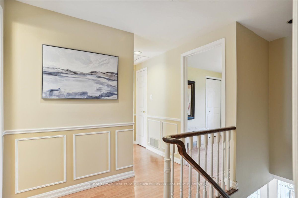 2036 Kawartha Cres