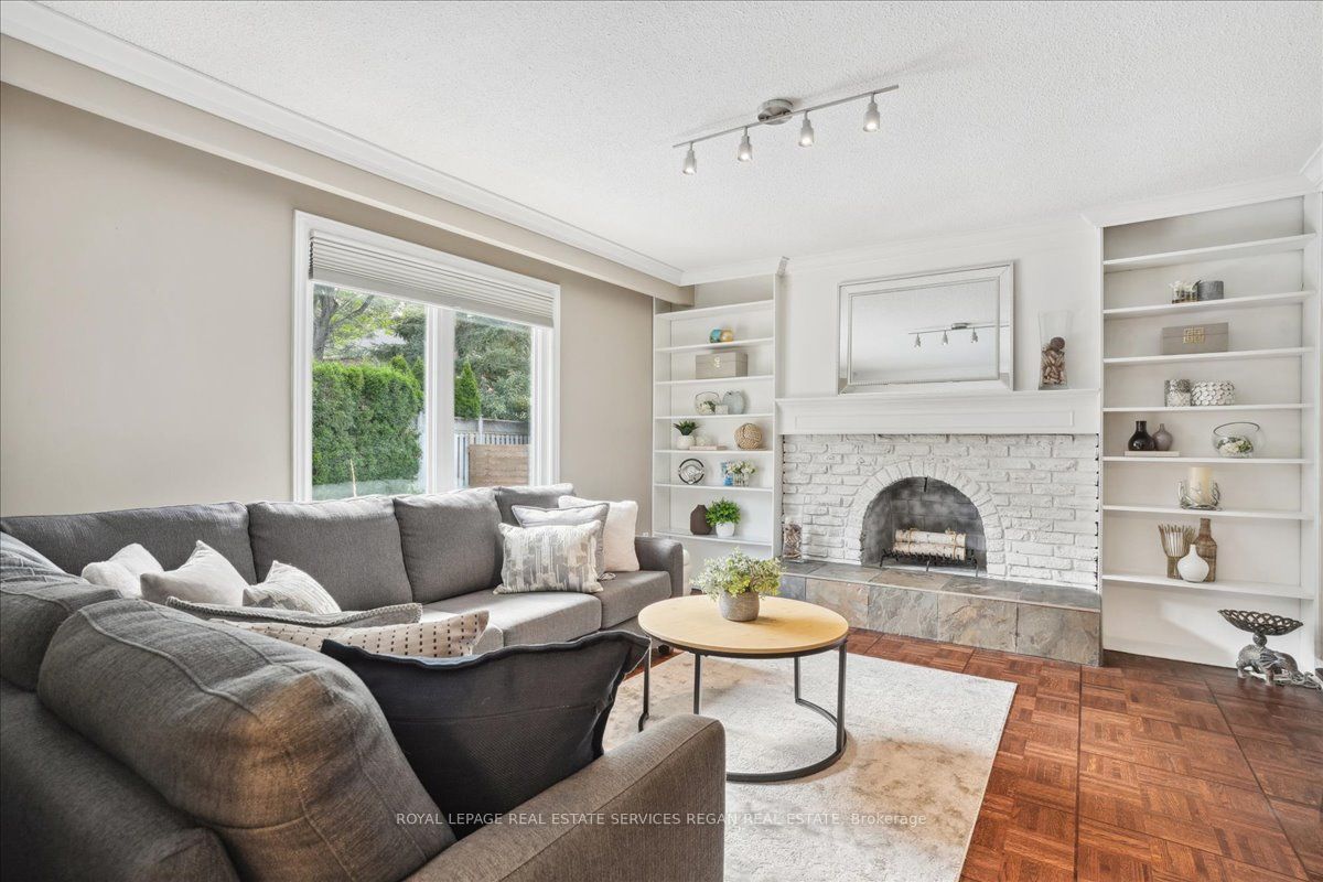 2036 Kawartha Cres