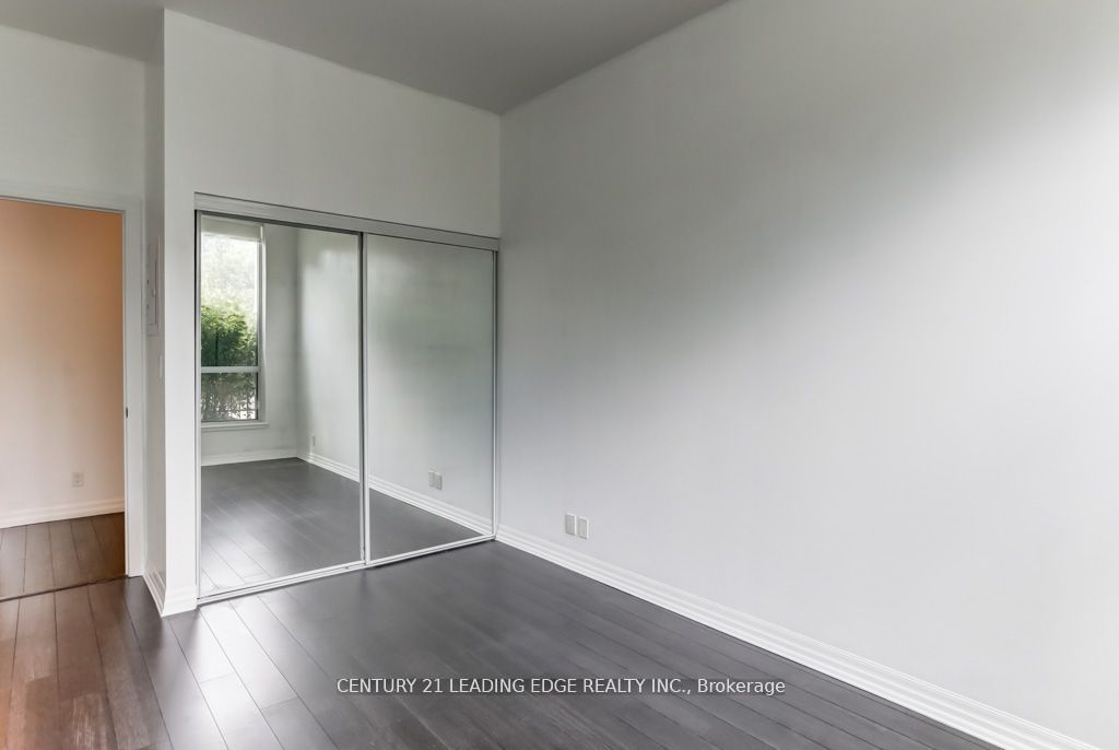 80 ESTHER LORRIE Drive, #107