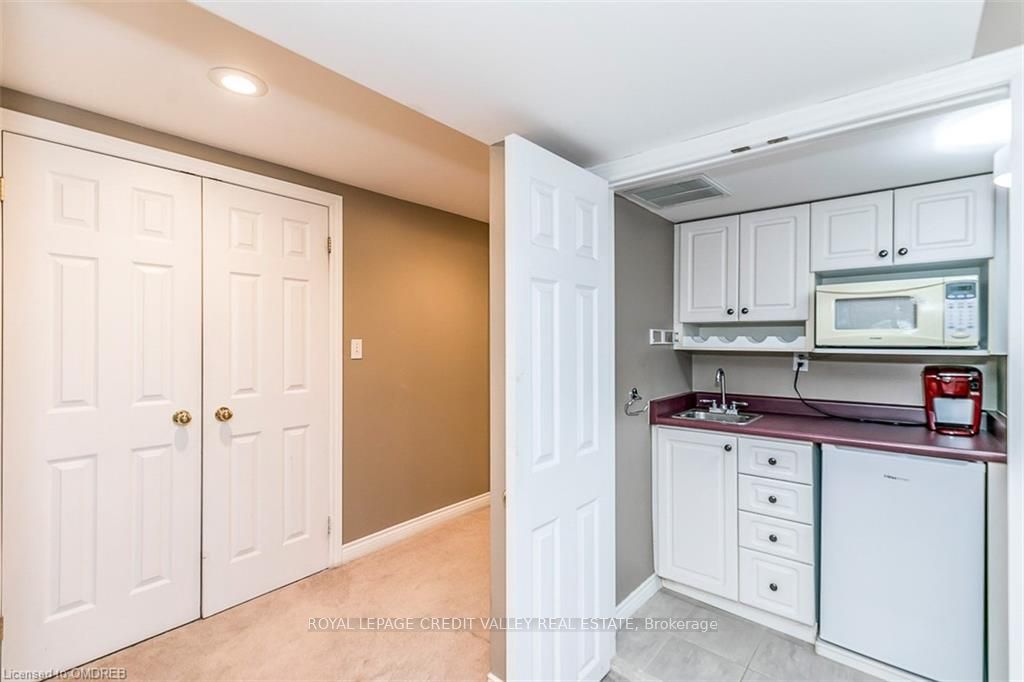 5 Melville Cres