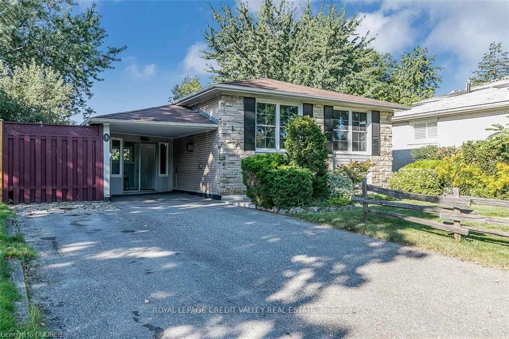 5 Melville Cres