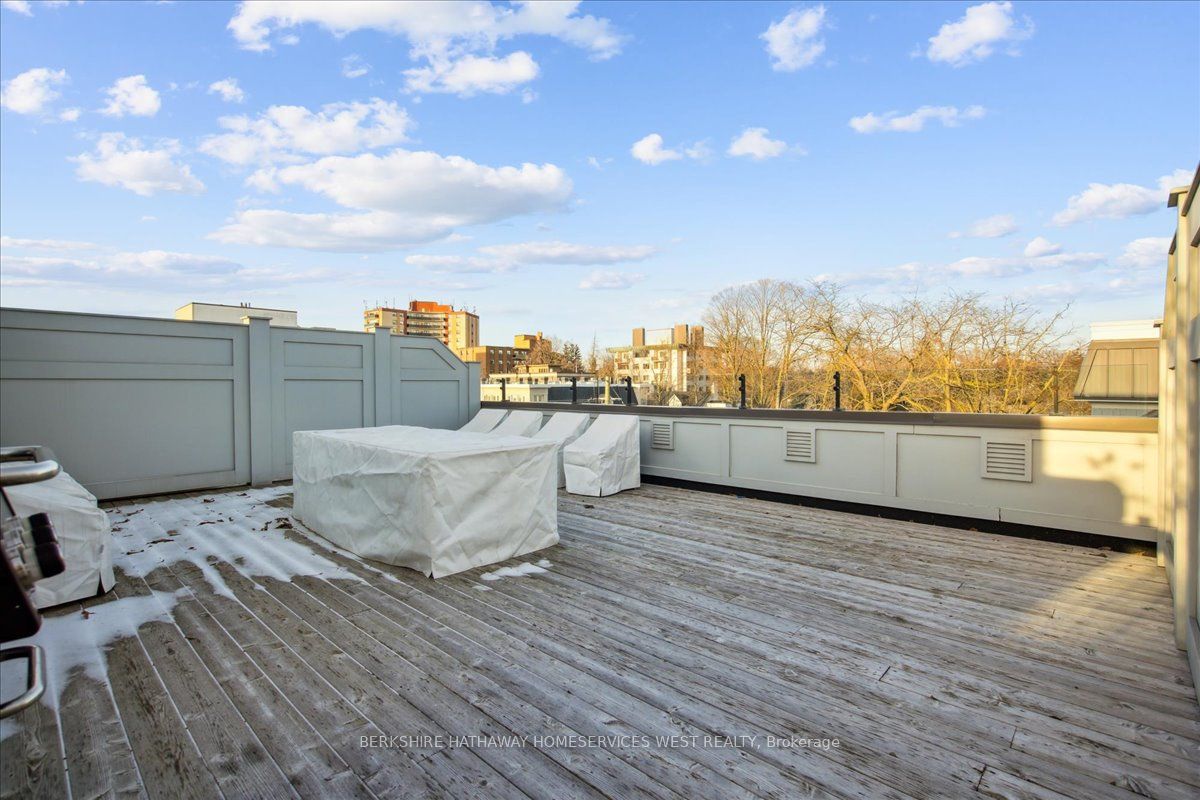 336 Robinson Street, #2