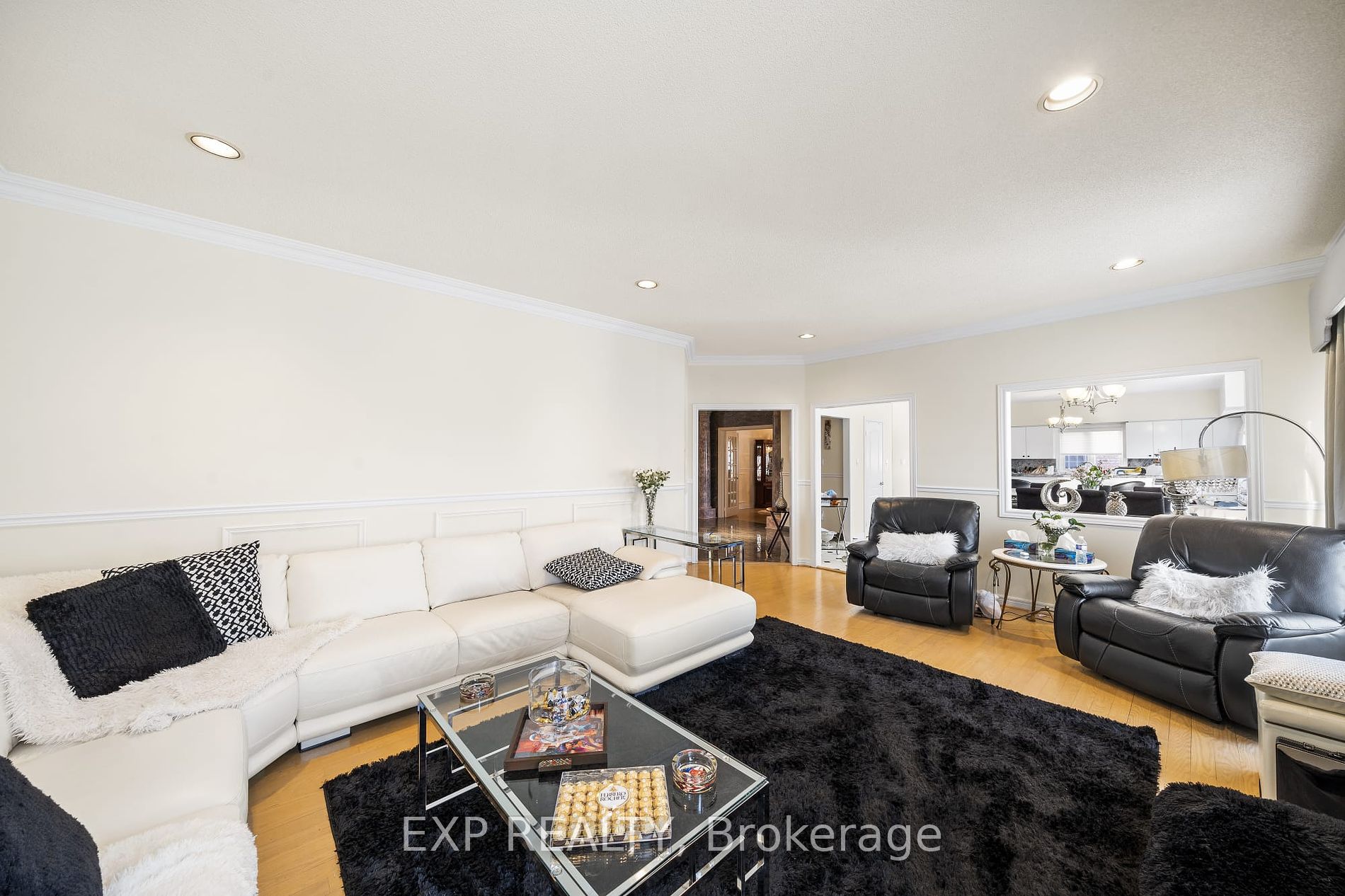2166 Erin Centre Blvd