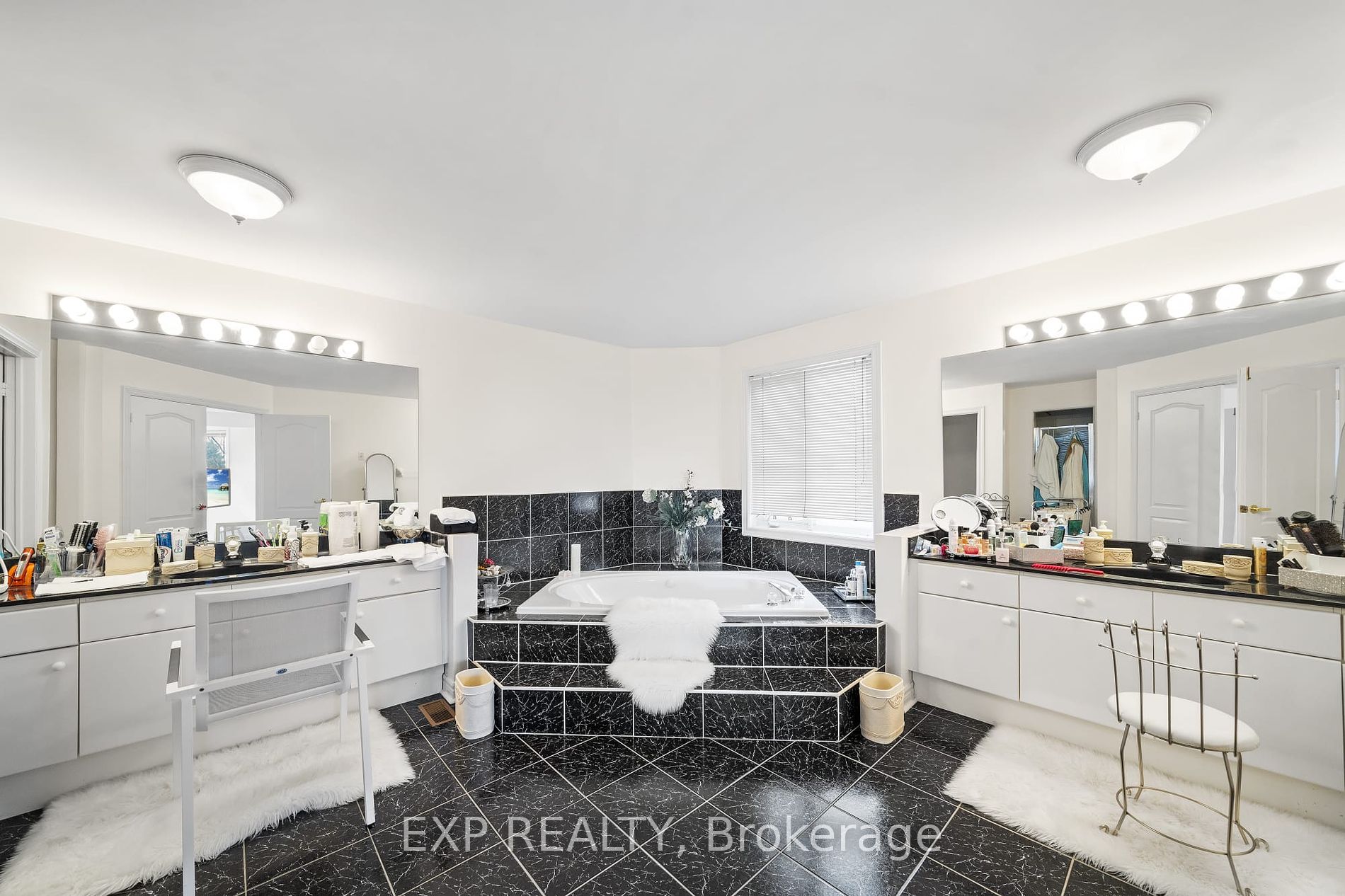 2166 Erin Centre Blvd