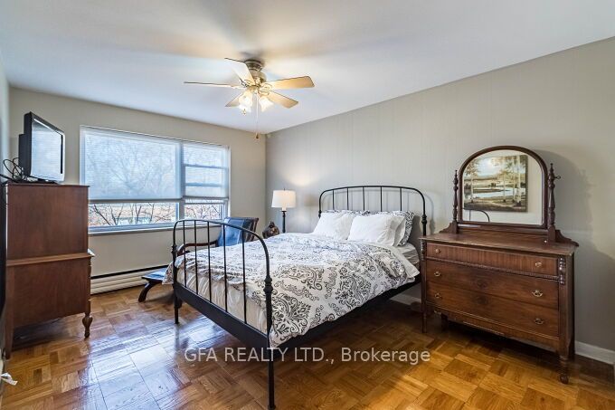 185 Stephen Drive, #404
