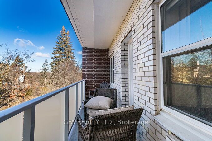 185 Stephen Drive, #404