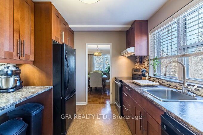 185 Stephen Drive, #404