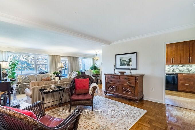 185 Stephen Drive, #404