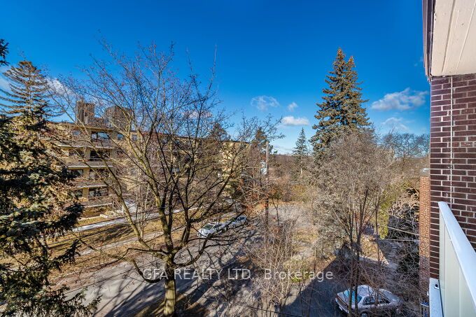 185 Stephen Drive, #404