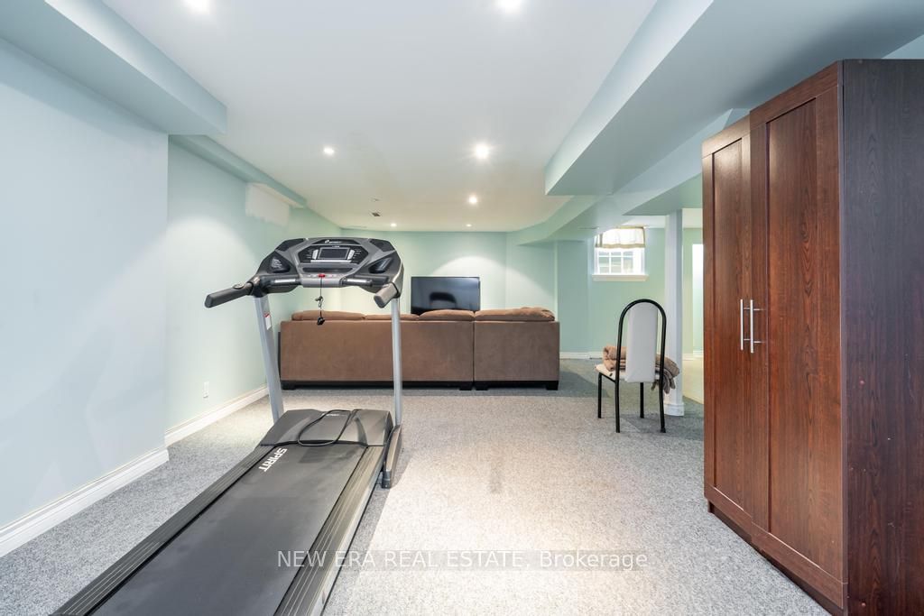 5015 Natkarni Cres