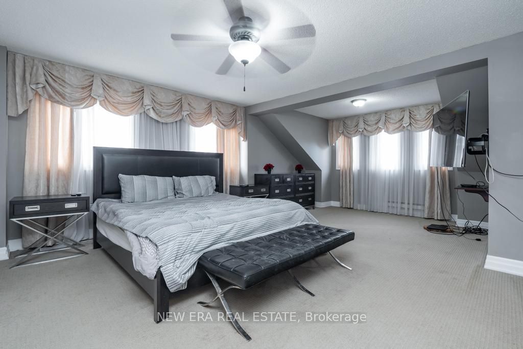 5015 Natkarni Cres