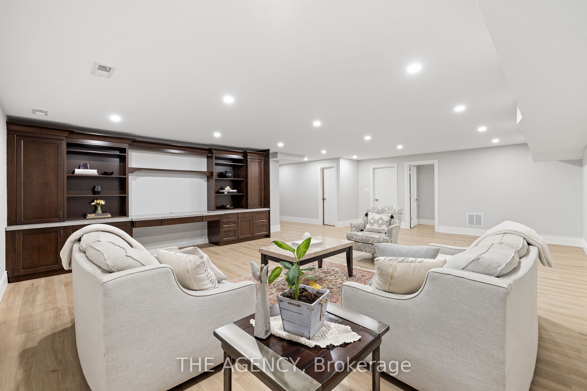 2409 Lakeshore Road