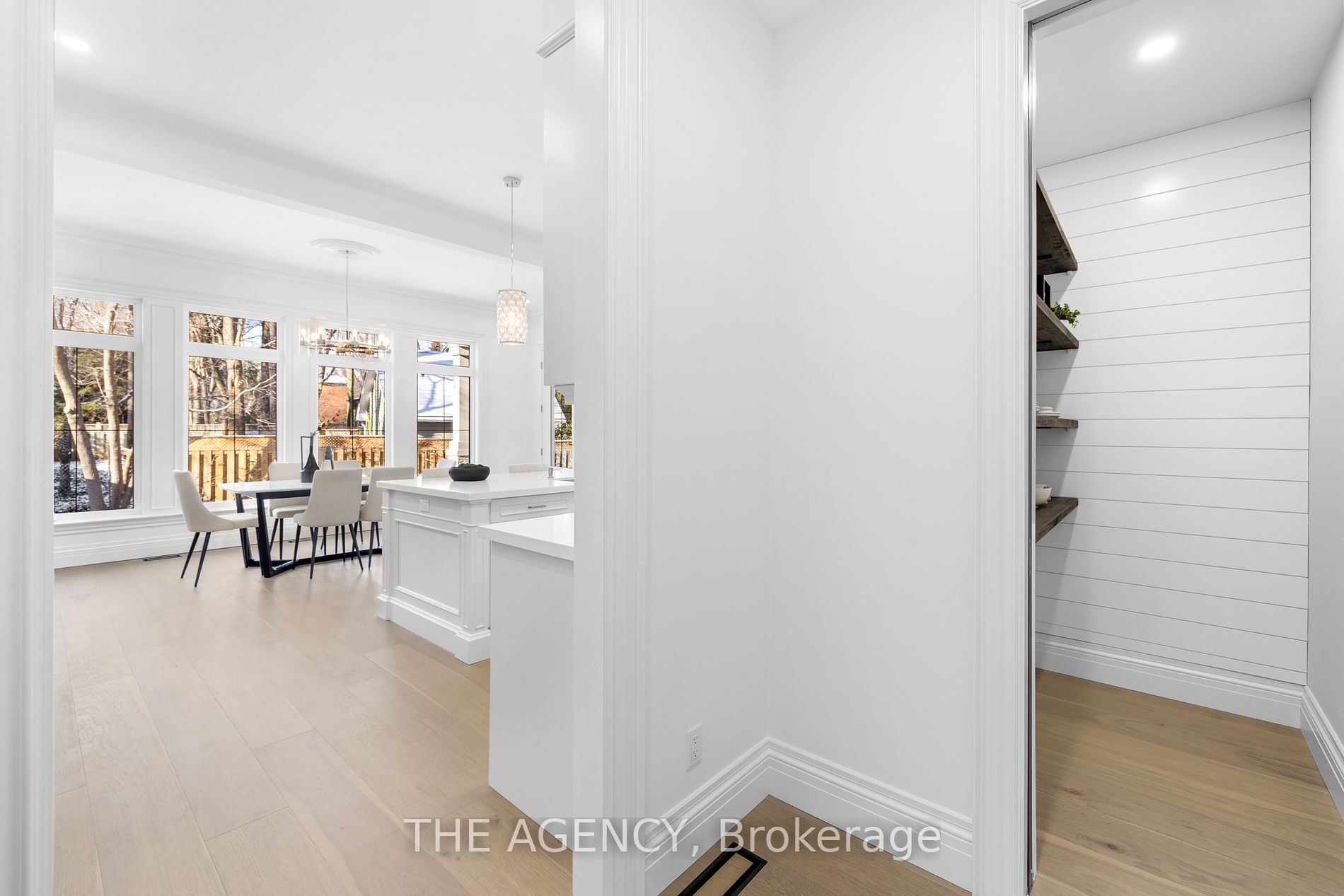 2409 Lakeshore Road