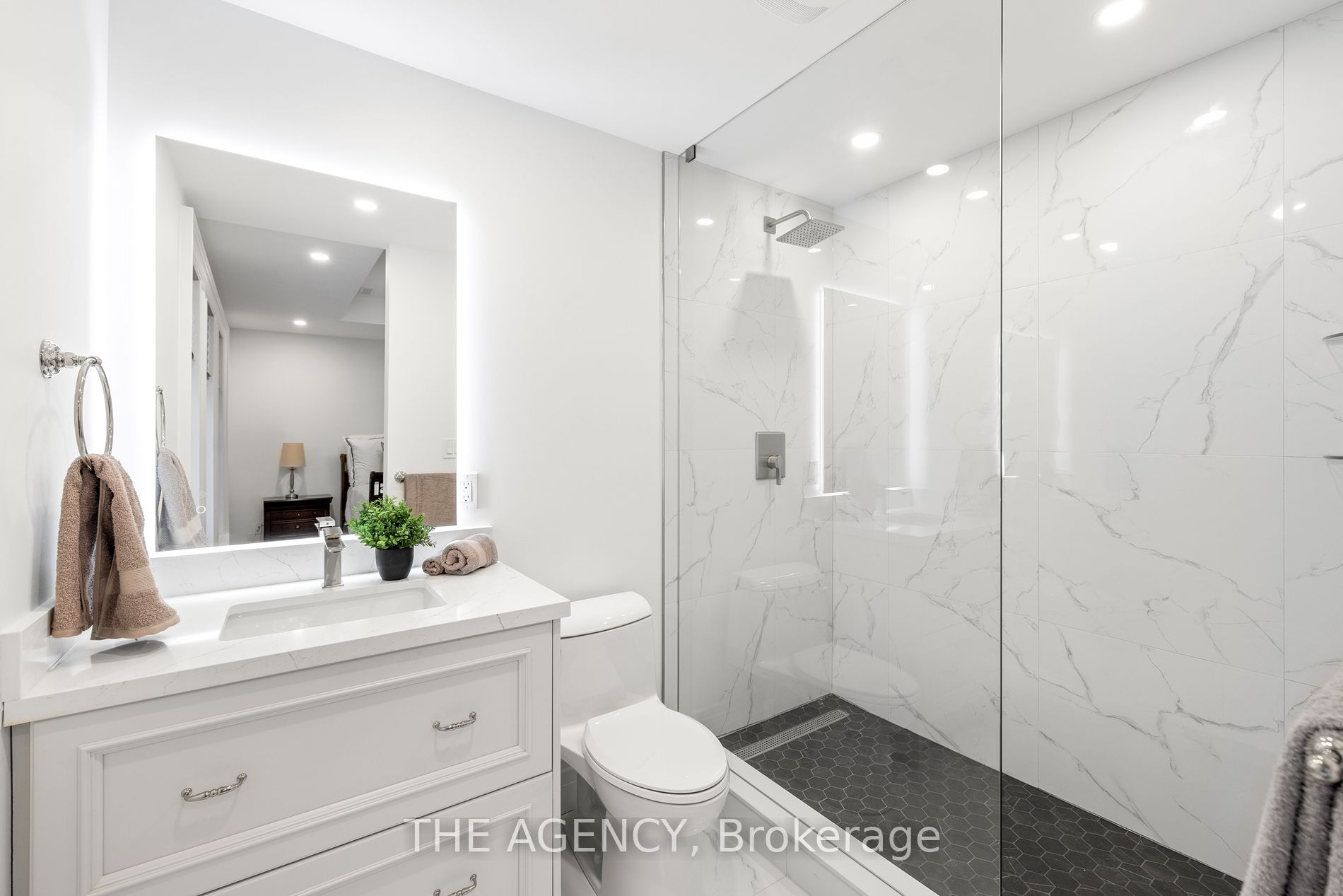 2409 Lakeshore Road