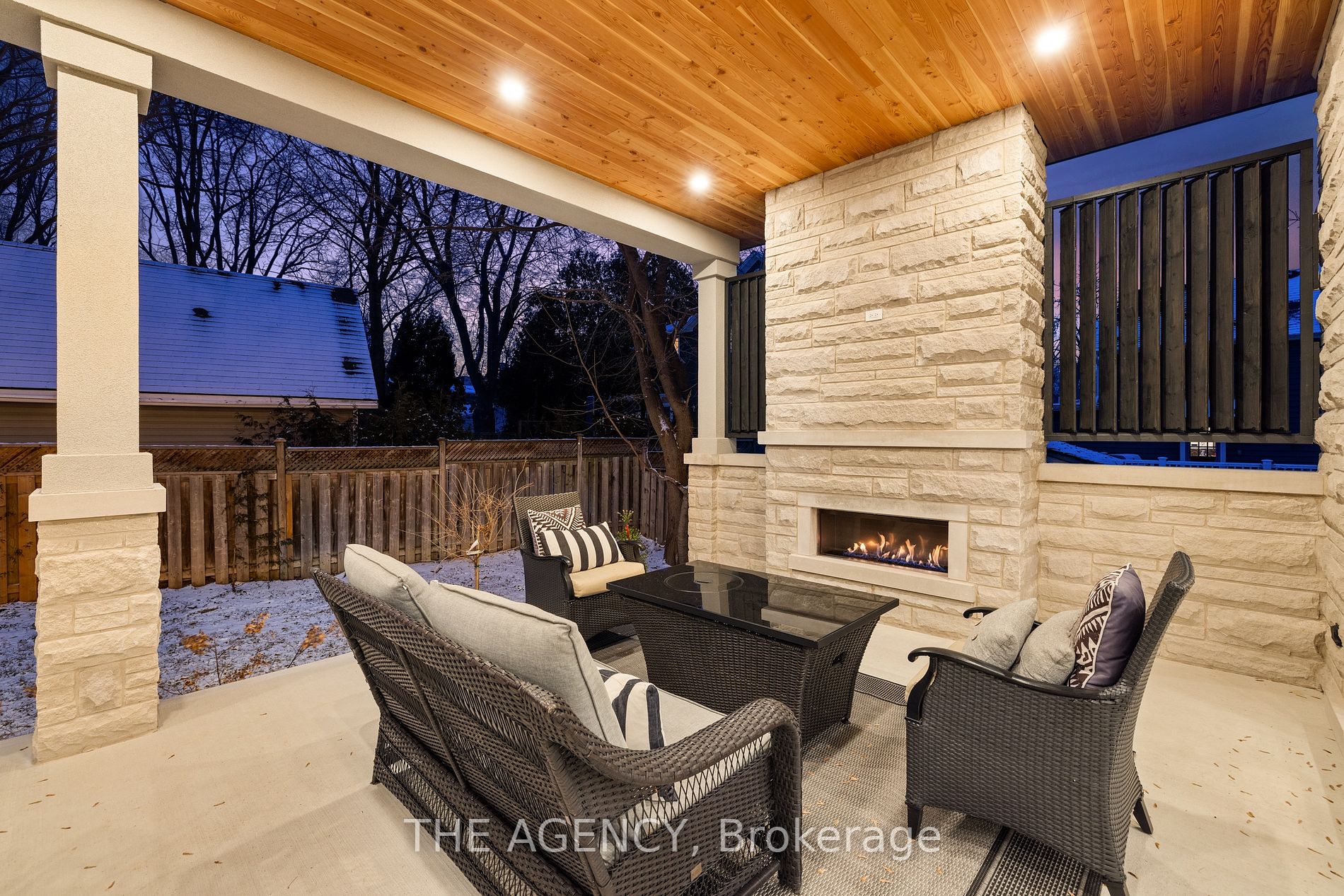 2409 Lakeshore Road