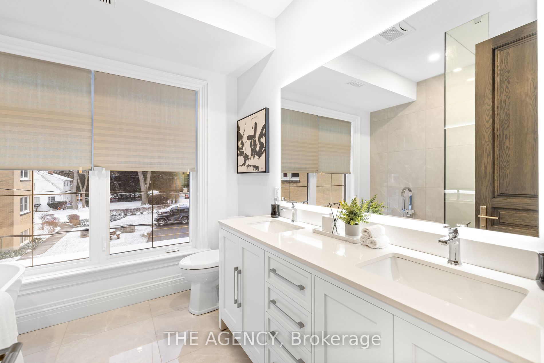 2409 Lakeshore Road