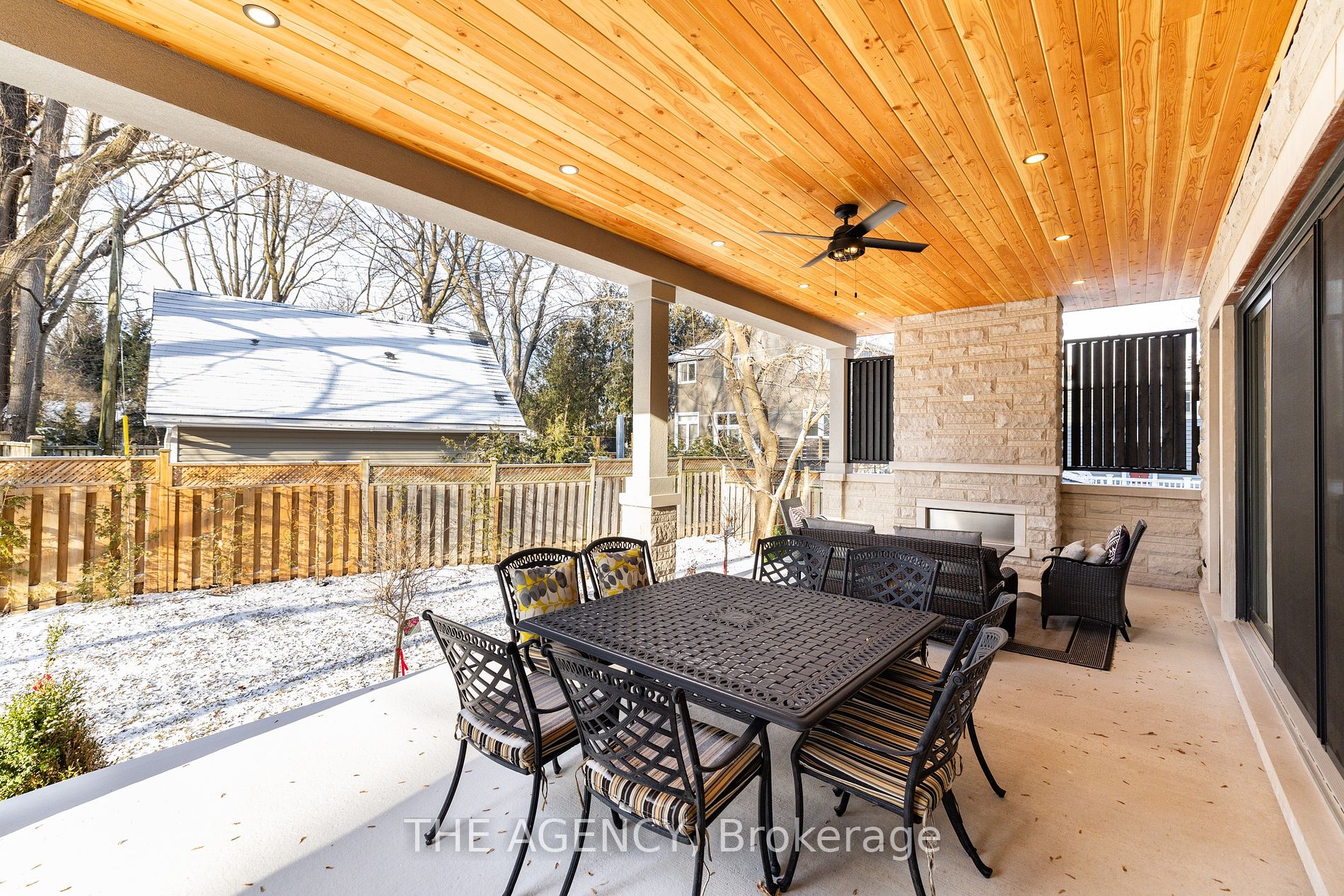 2409 Lakeshore Road