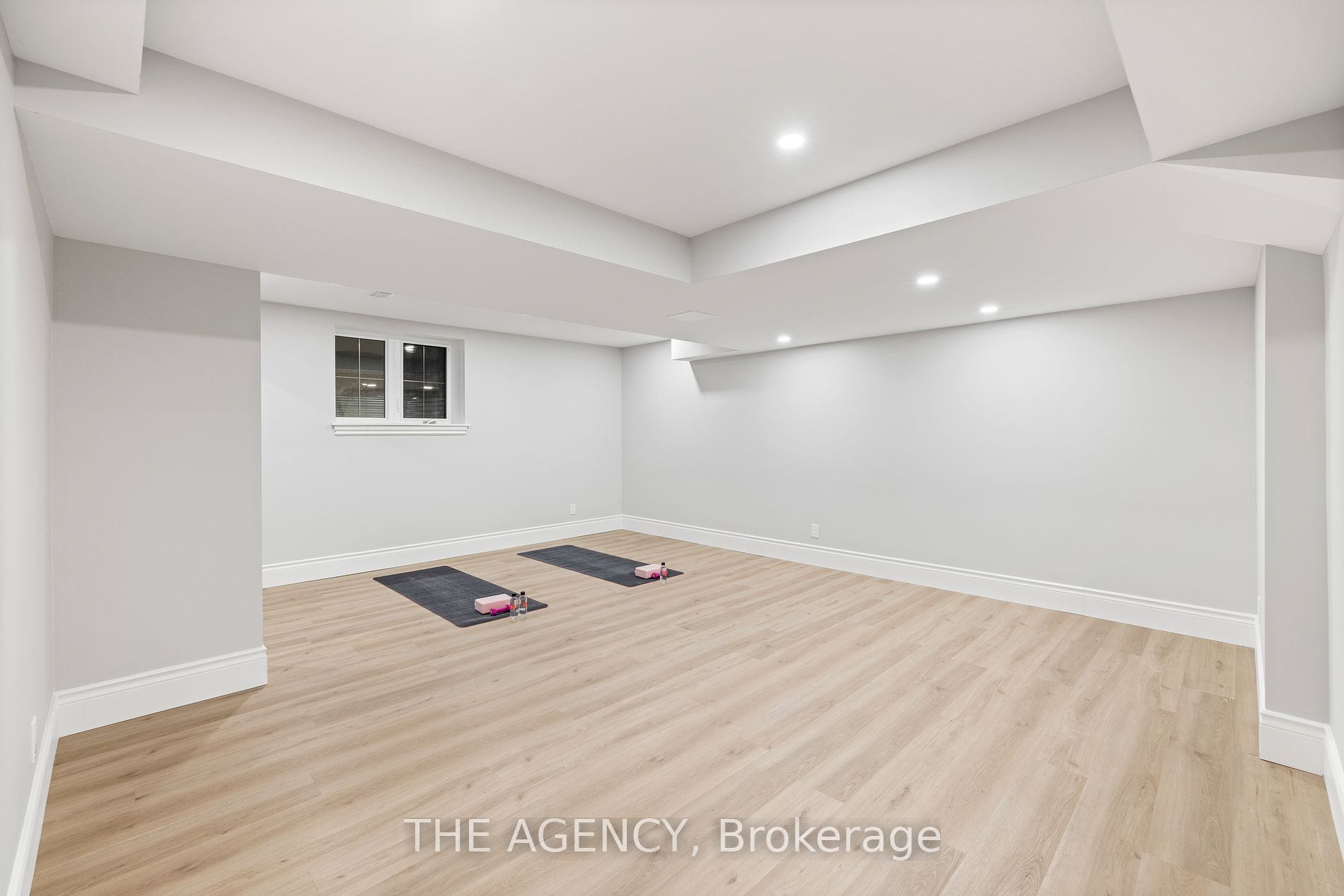 2409 Lakeshore Road