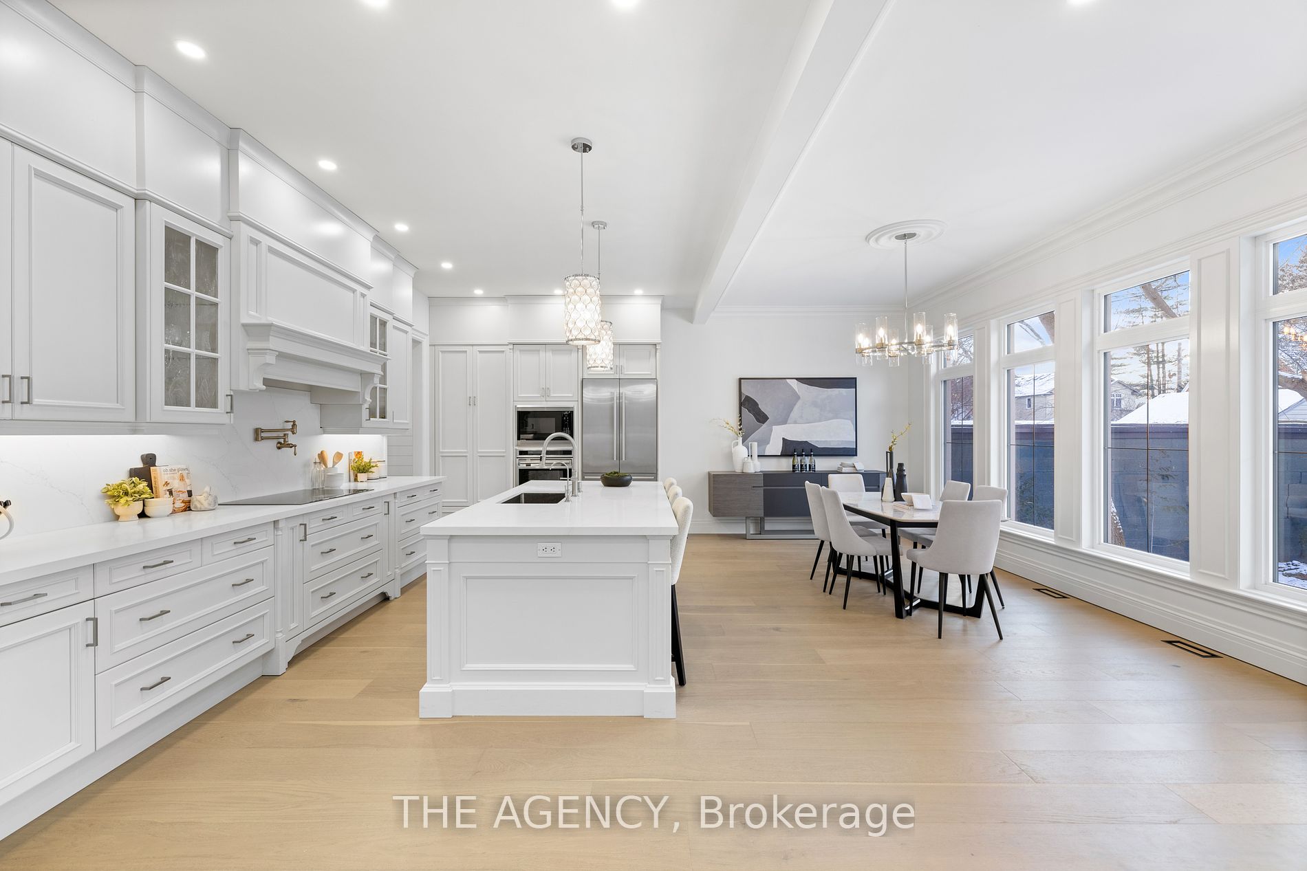 2409 Lakeshore Road
