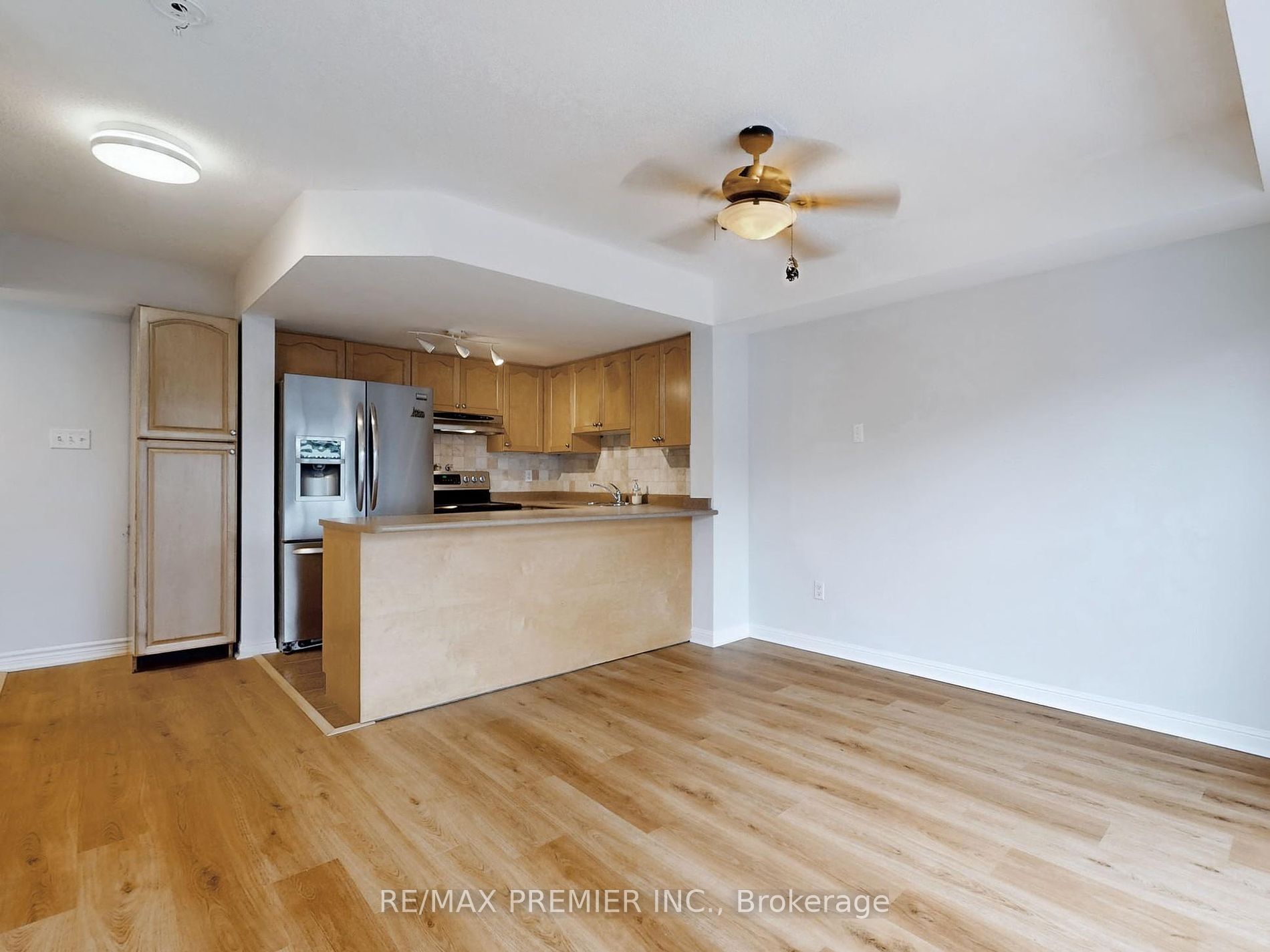 105 George Appleton Way #2152