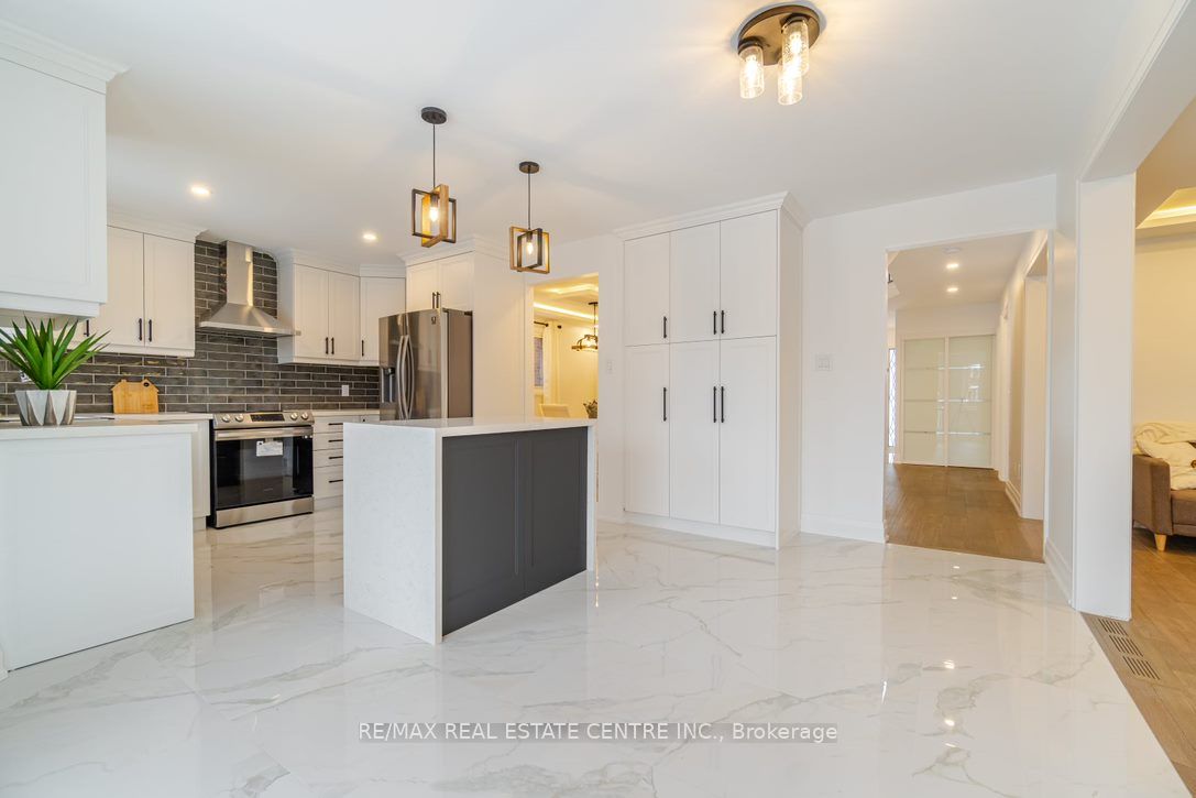 550 Meadows Blvd