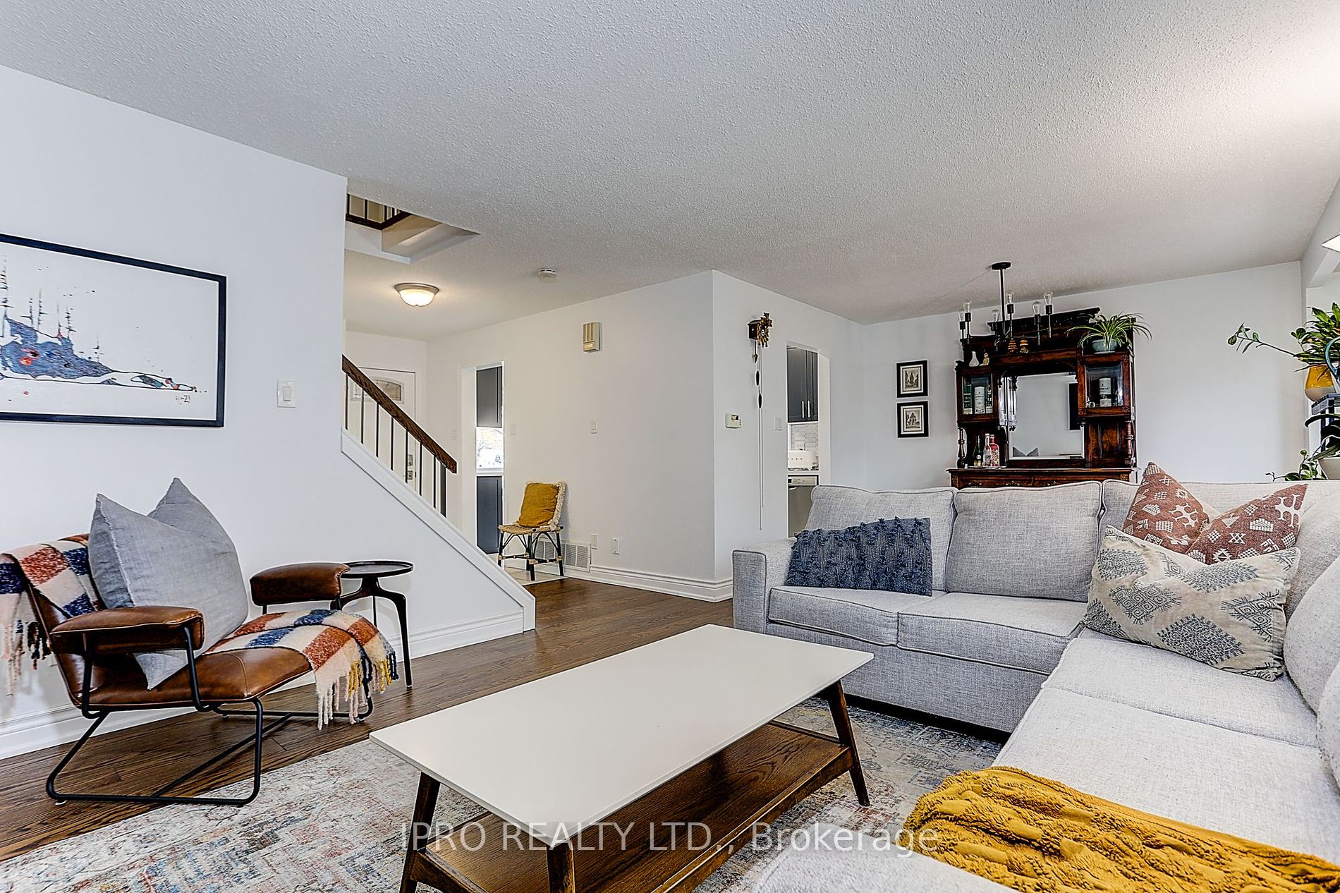12 Nottawasaga Cres