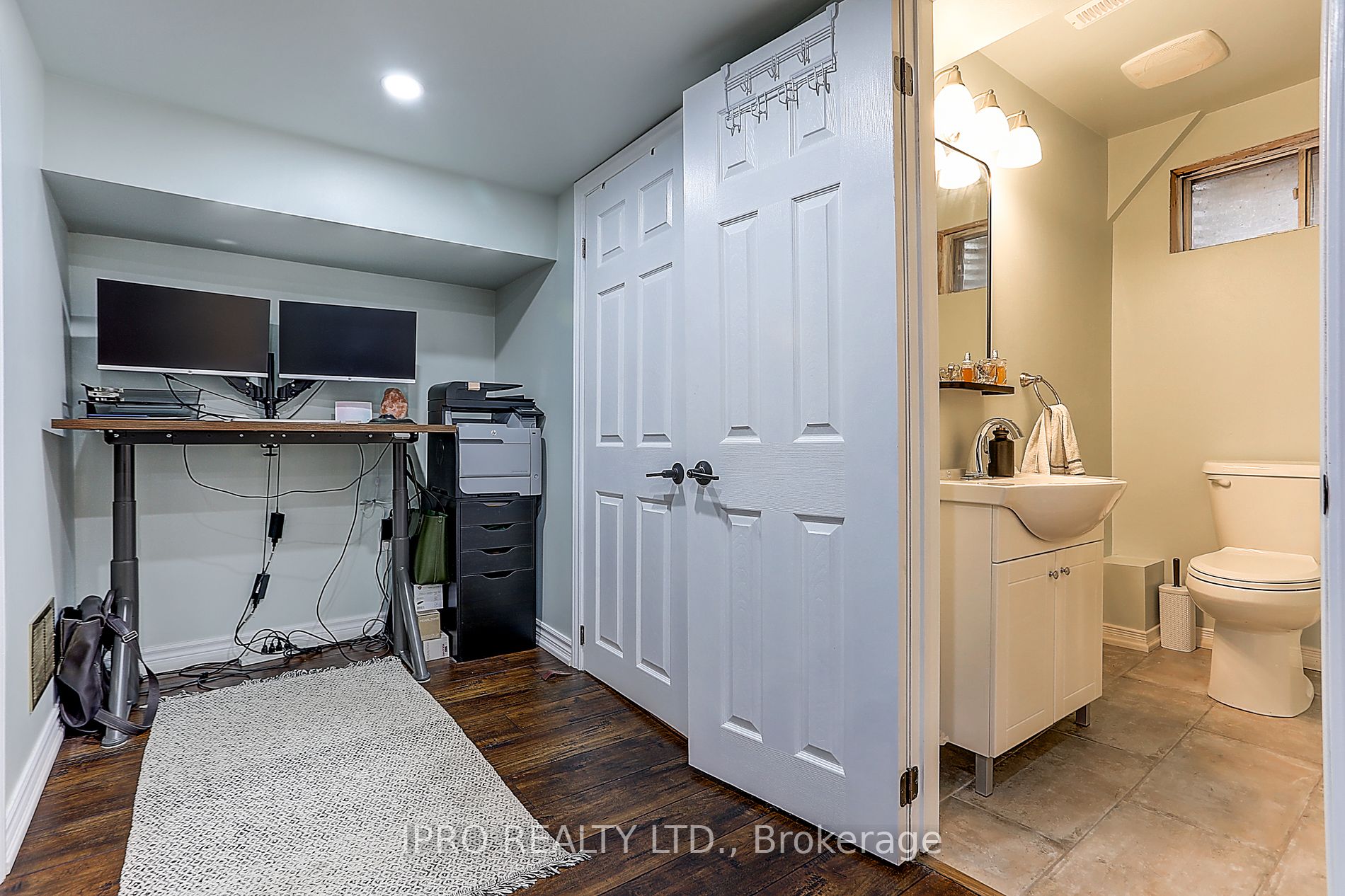 12 Nottawasaga Cres