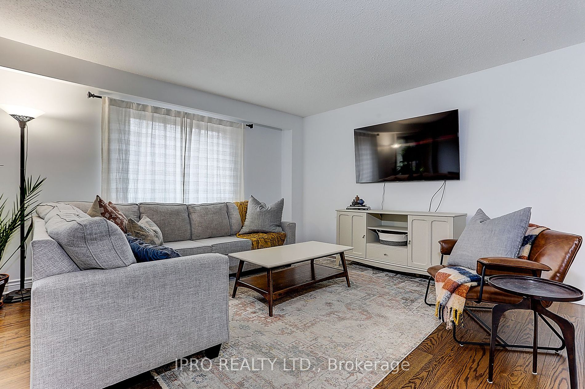 12 Nottawasaga Cres