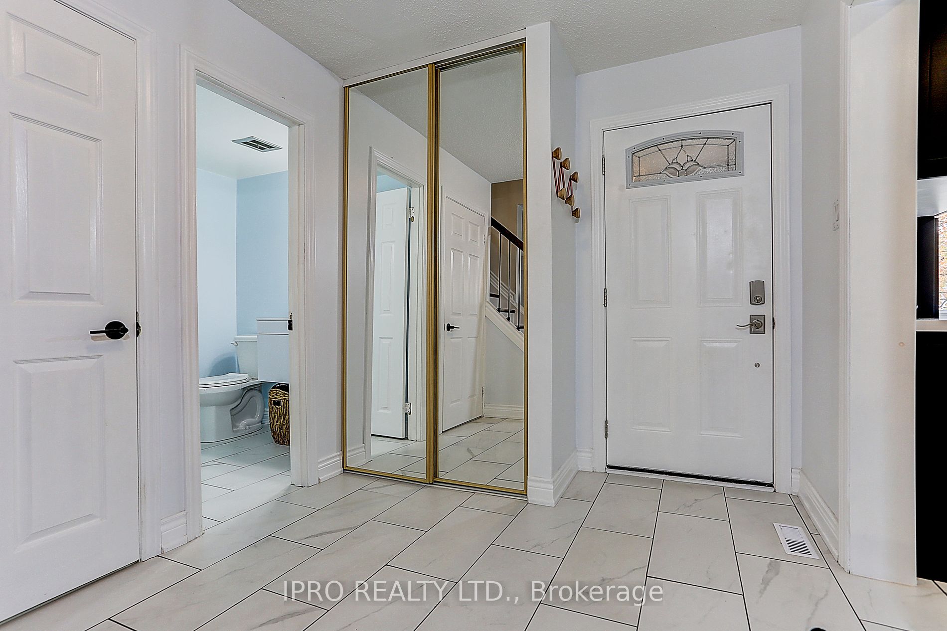 12 Nottawasaga Cres