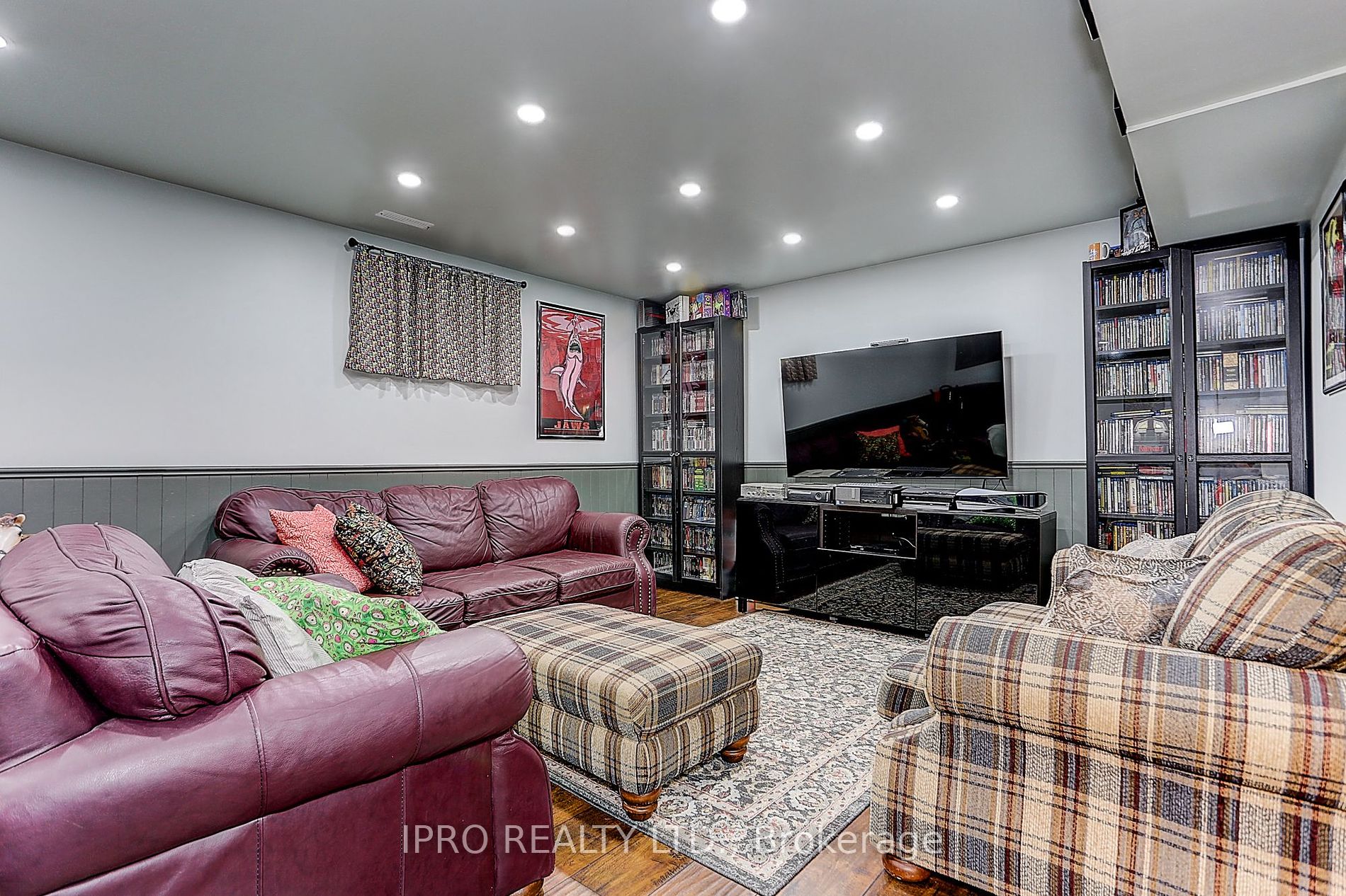 12 Nottawasaga Cres