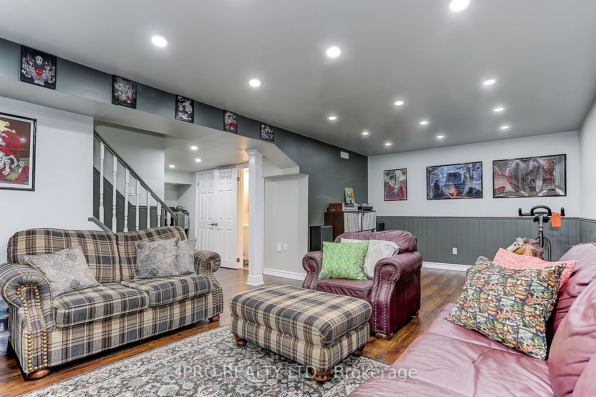 12 Nottawasaga Cres