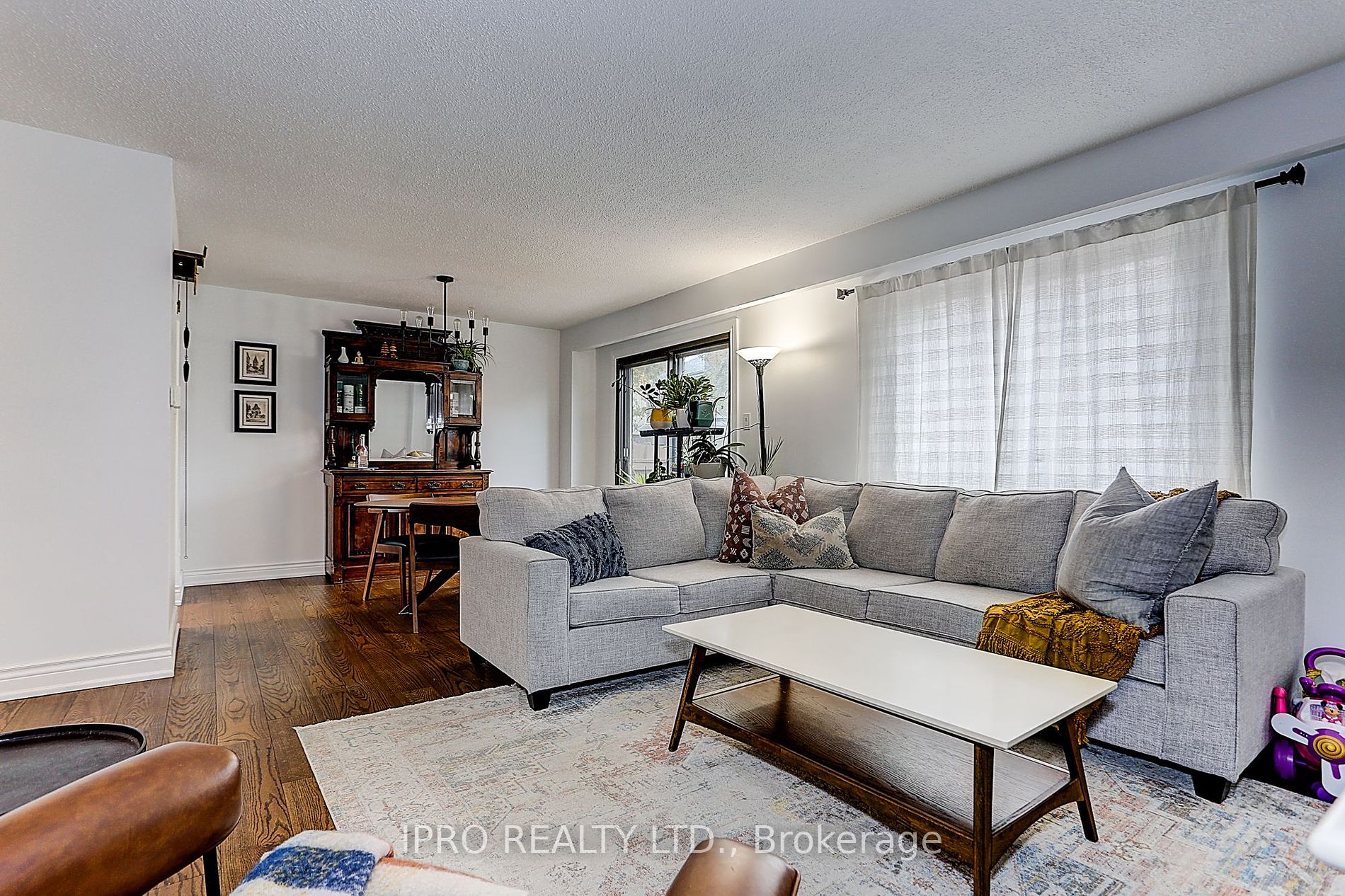 12 Nottawasaga Cres