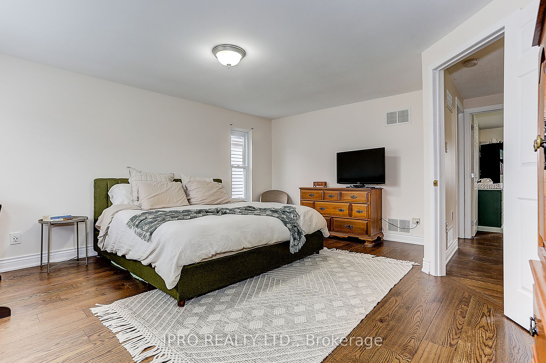 12 Nottawasaga Cres