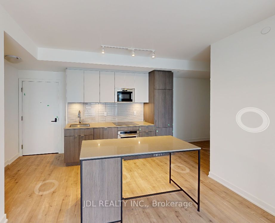 215 Lakeshore Road W #519
