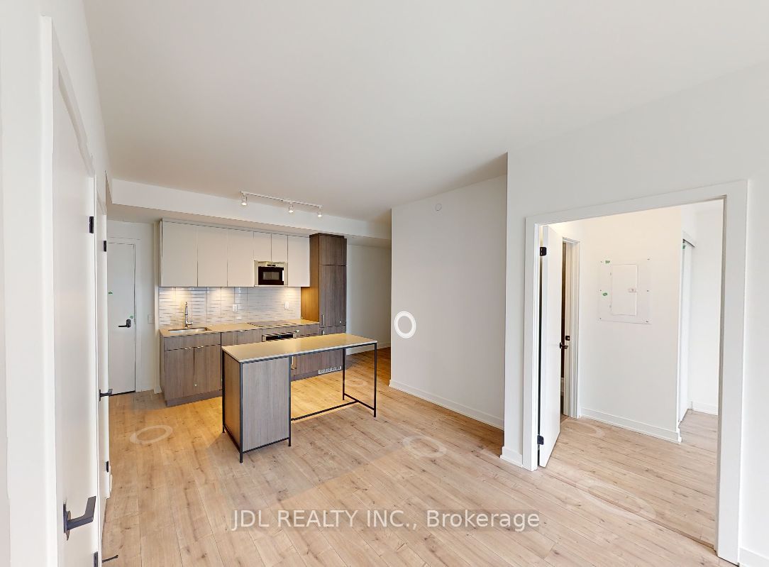 215 Lakeshore Road W #519