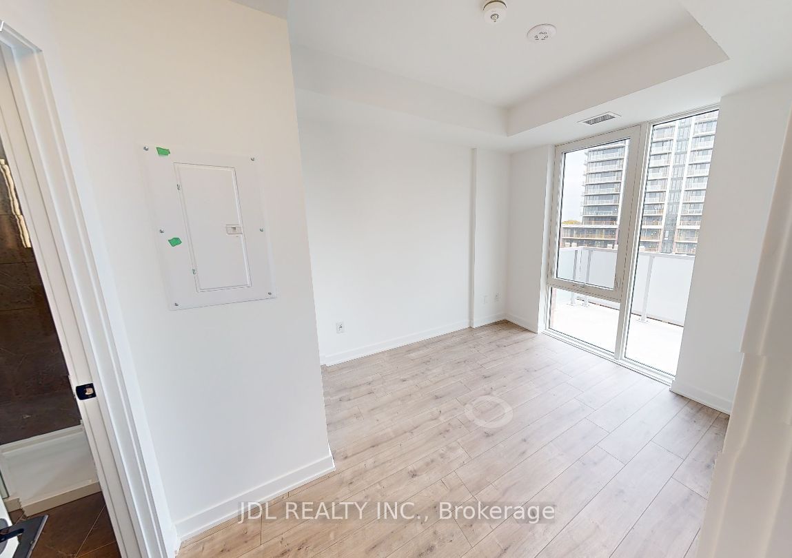 215 Lakeshore Road W #519