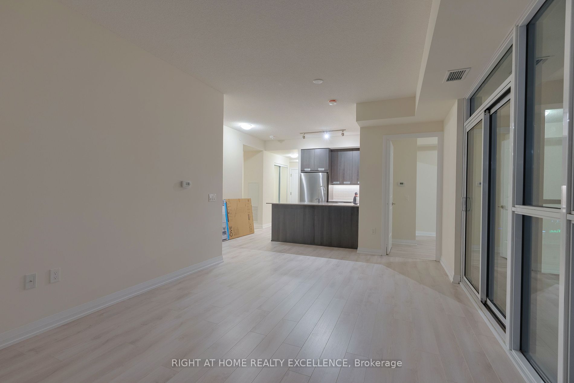 35 Watergarden Dr, #2013