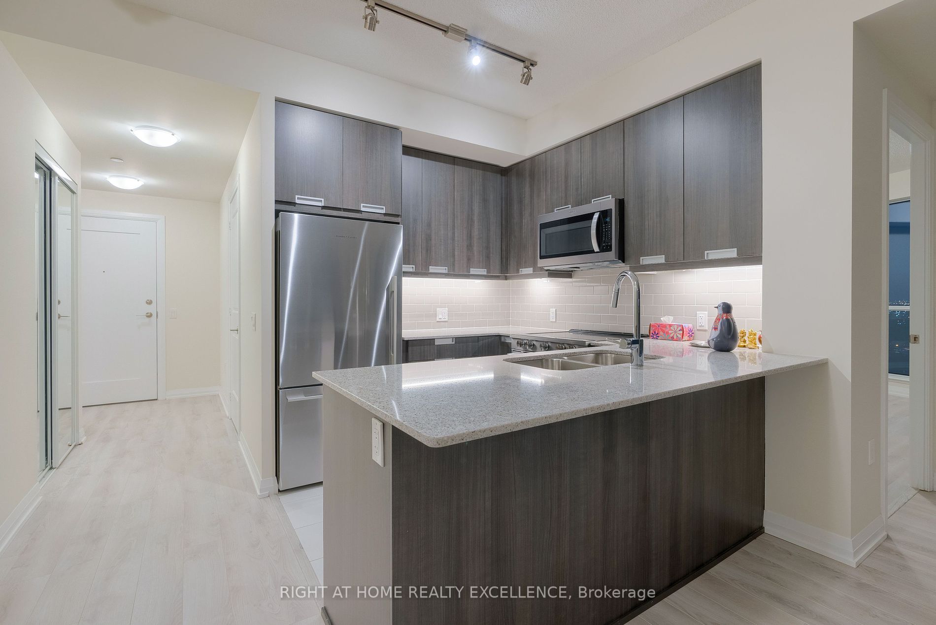 35 Watergarden Dr, #2013