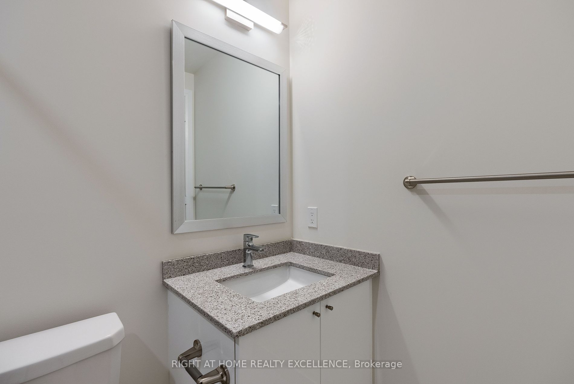 35 Watergarden Dr, #2013