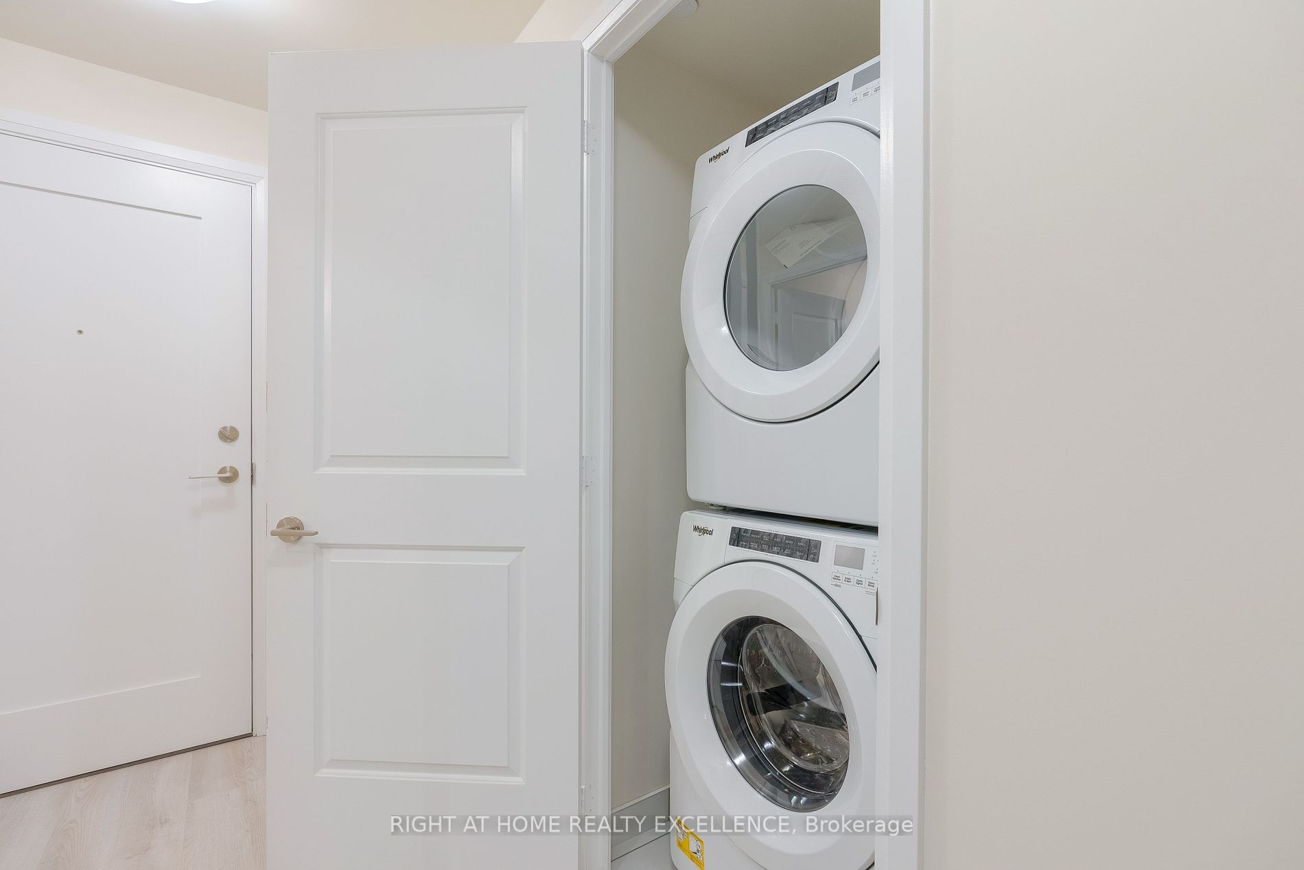 35 Watergarden Dr, #2013