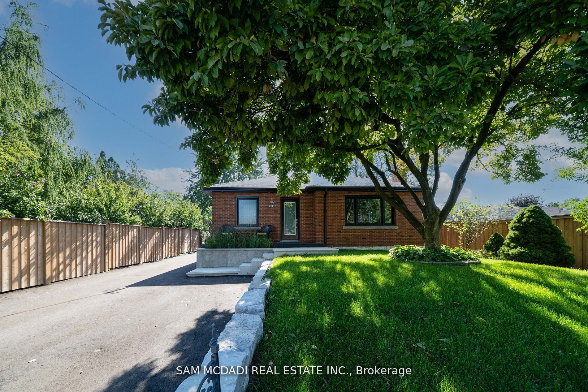 2252 Joyce St