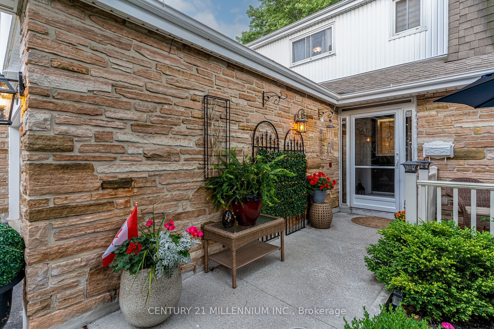 70 Madelaine Cres
