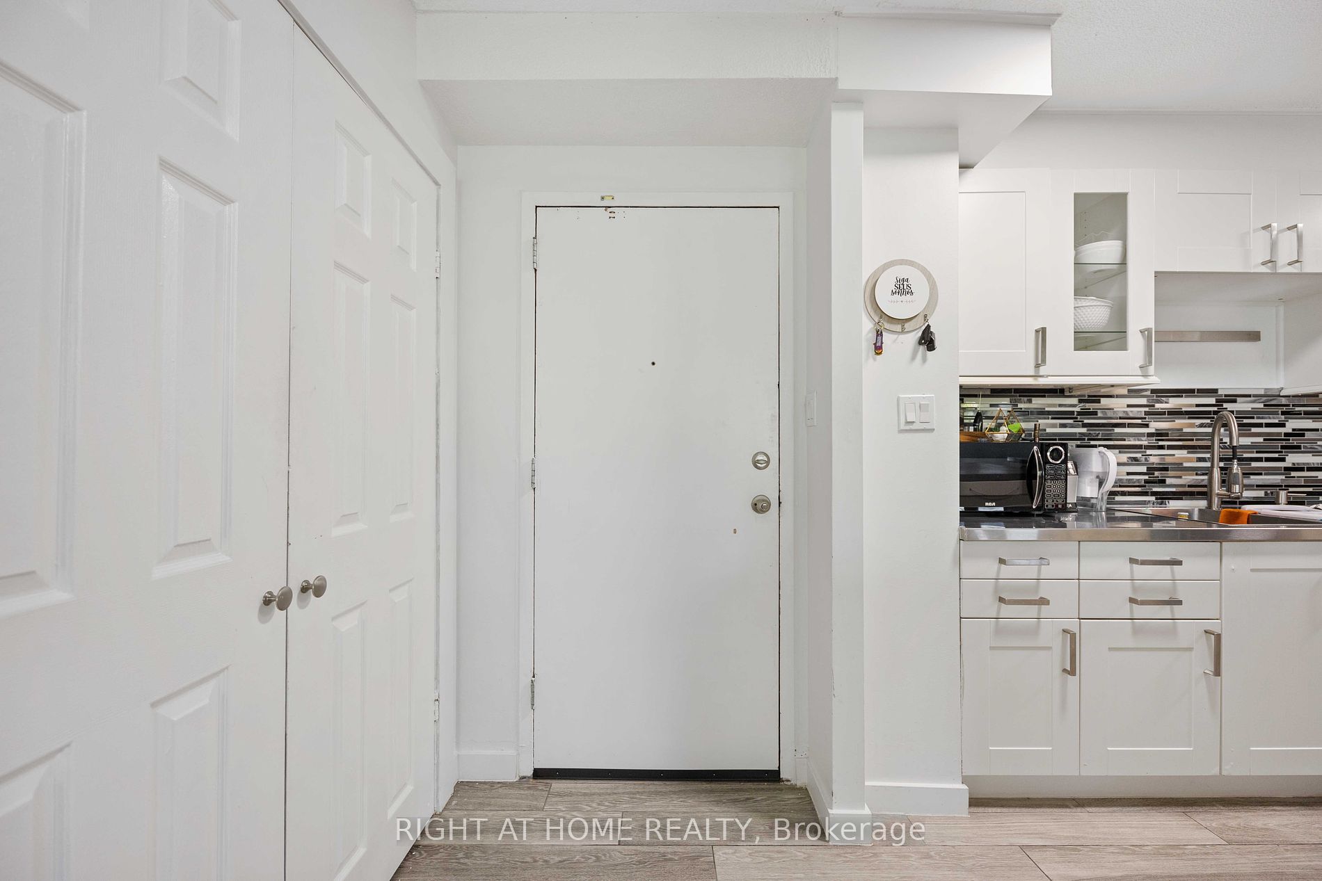 15 London Green Crt, #509