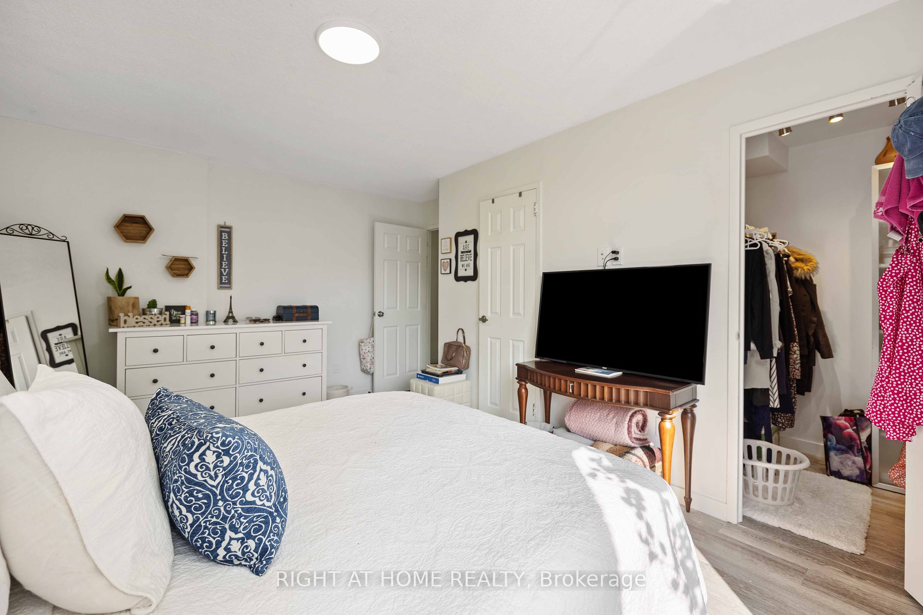 15 London Green Crt, #509